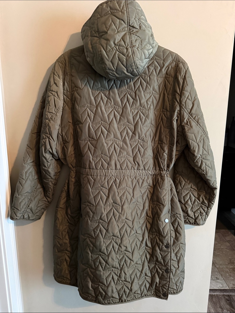 Avec Les Filles Quilted Hooded Drawstring Jacket - Olive - Picture 6 of 7